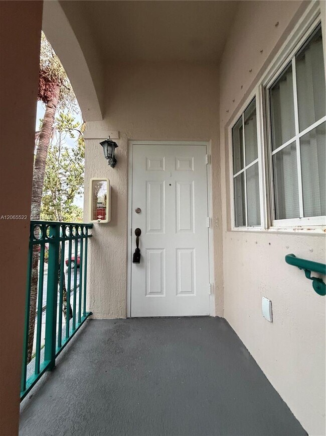Building Photo - 1250 SE 29th St