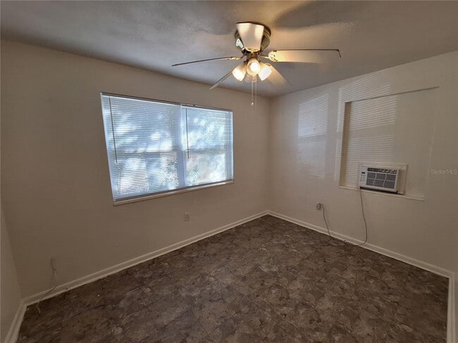 Building Photo - 21528 Kenyon Ave