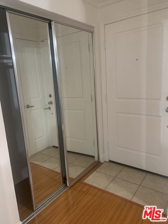 Building Photo - 355 N Maple St