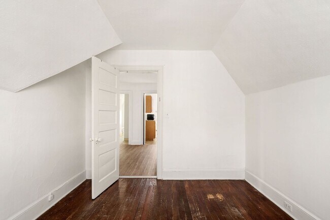 Building Photo - 29 Wiggins St
