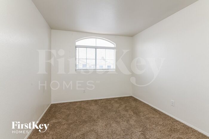 Building Photo - 1705 Talon Ave