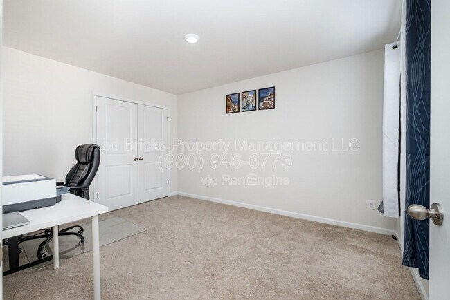 Building Photo - 7901 Iron Rd