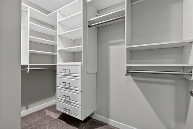 Building Photo - Stunning Standalone Townhome In Coveted Lincoln Park w/ AC (1st Month Free)
