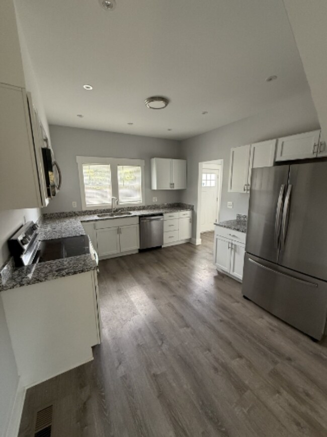 Building Photo - 2519 N College Ave