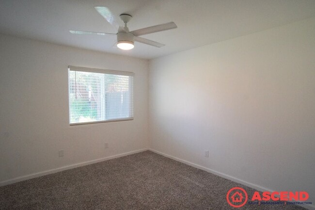 Building Photo - Beautiful Home Off Merle Haggard Dr!