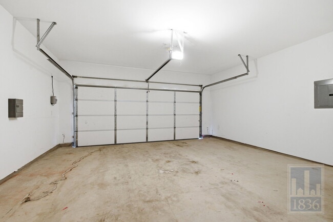 Building Photo - 108 Wind Flower Ln