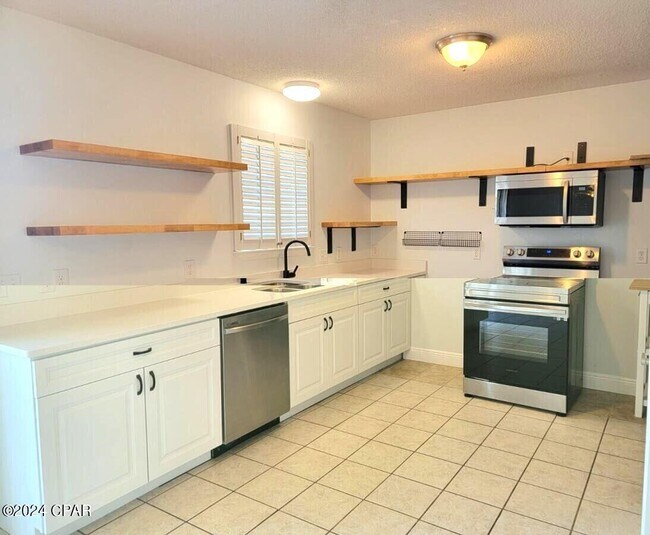 Building Photo - 316 Brady Way