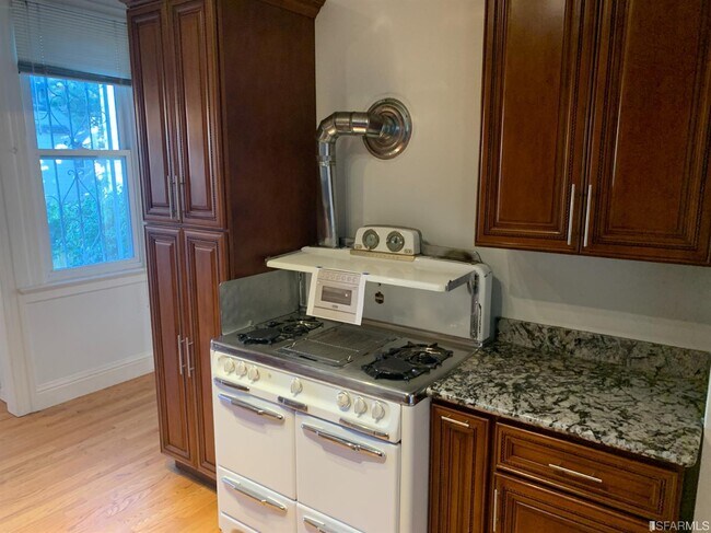 Building Photo - 238 8th Ave