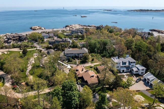 Building Photo - 19 Hobart Ln