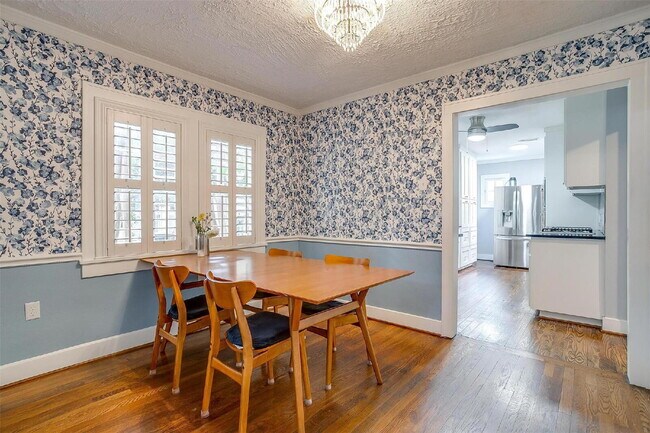 Building Photo - Charming 4 Bed, 2 Bath in Historic Berkele...