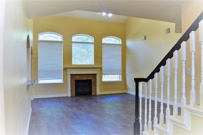 Building Photo - 6210 Marble Hollow Ln