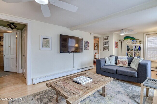 Building Photo - 19 Webb Ave