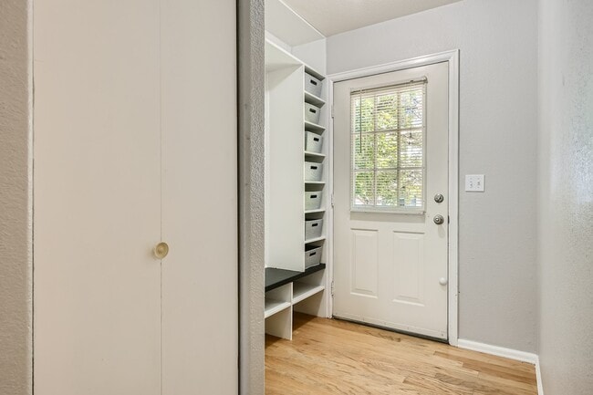 Building Photo - 8256 S Fillmore Way