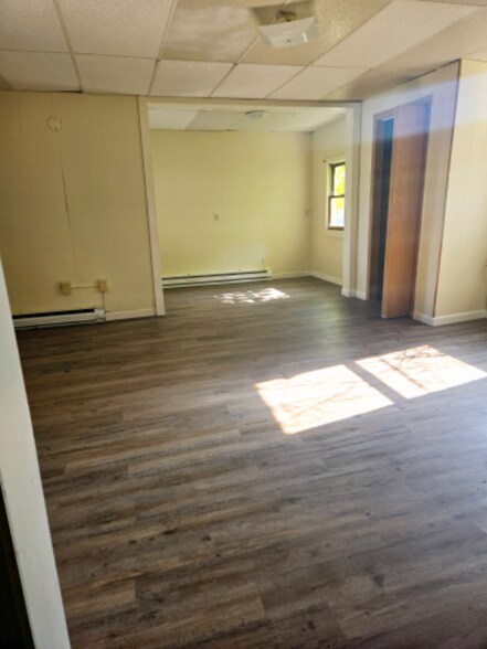 Building Photo - 106 S High St