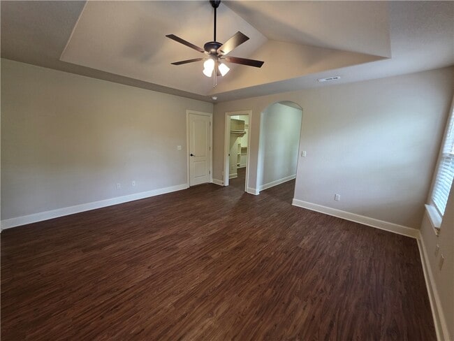 Building Photo - 605 NW 17th Ct