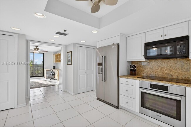 Building Photo - 4000 N Hwy A1A