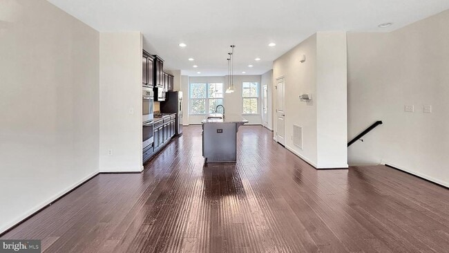 Building Photo - 43369 Southland St