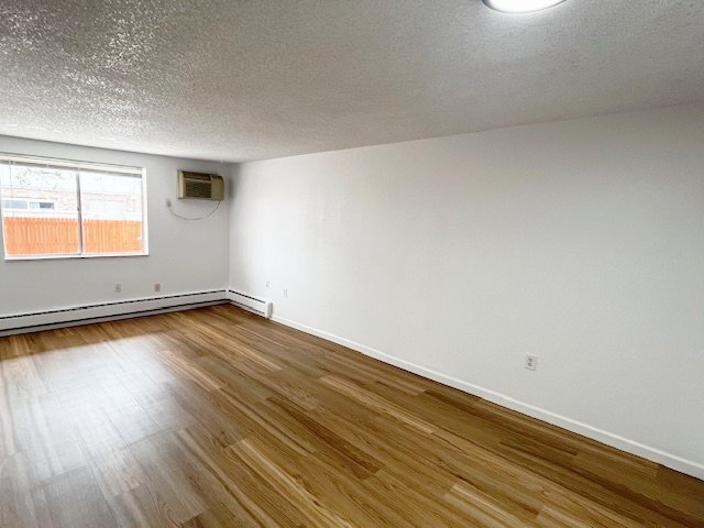 Building Photo - 3300 S Clarkson St