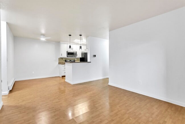 Building Photo - 165 Lighthouse Dr