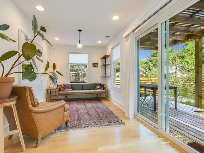 Building Photo - 1313 Garden St