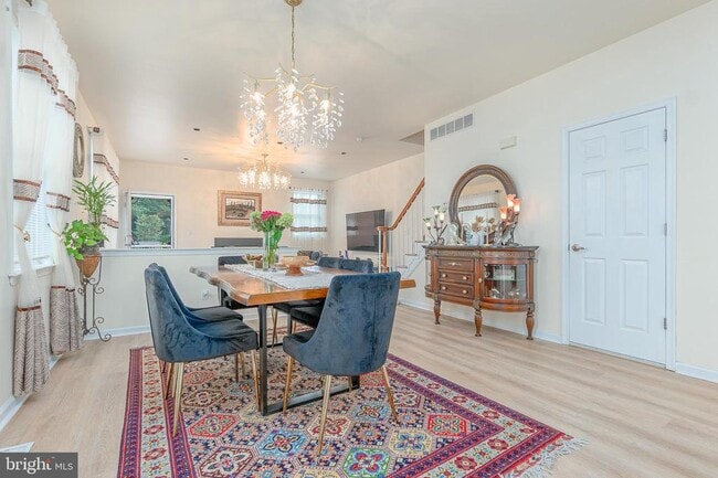 Building Photo - 321 Fountain St