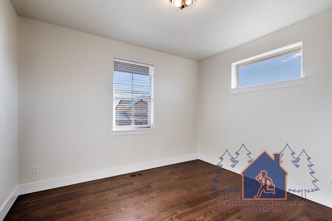 Building Photo - 2539 Bottle Brush Ave