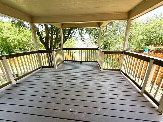 Building Photo - 5716 Watercress Dr