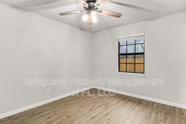 Building Photo - 4173 Ravenwood Dr