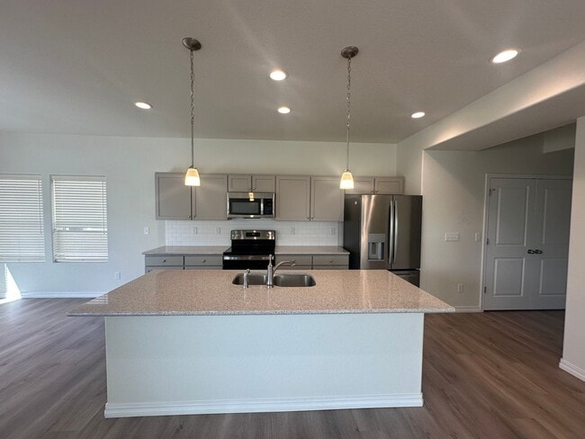 Building Photo - Modern 3-Bed, 3-Bath Home in District 20!!
