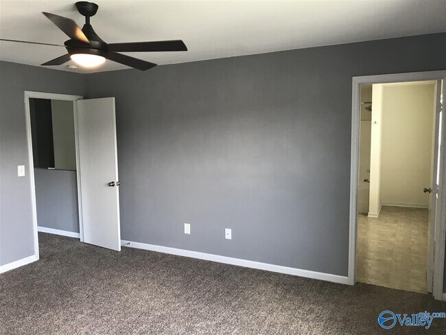 Building Photo - 133 Belle Haven Dr