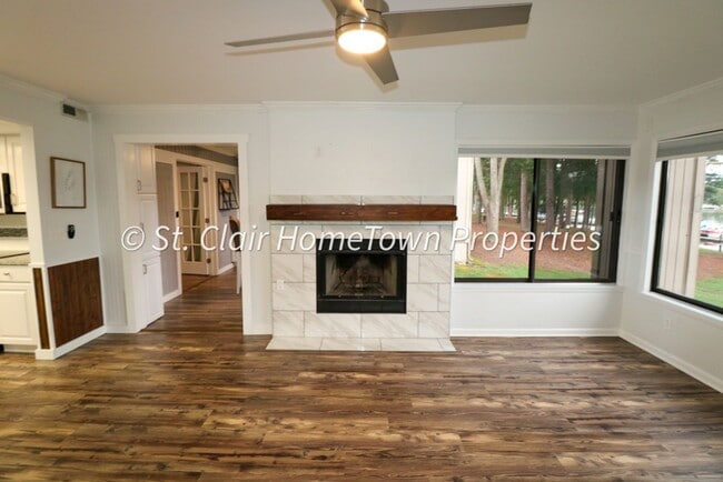 Building Photo - Waterfront Condo