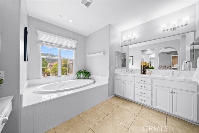 Building Photo - 46239 Lone Pine Dr