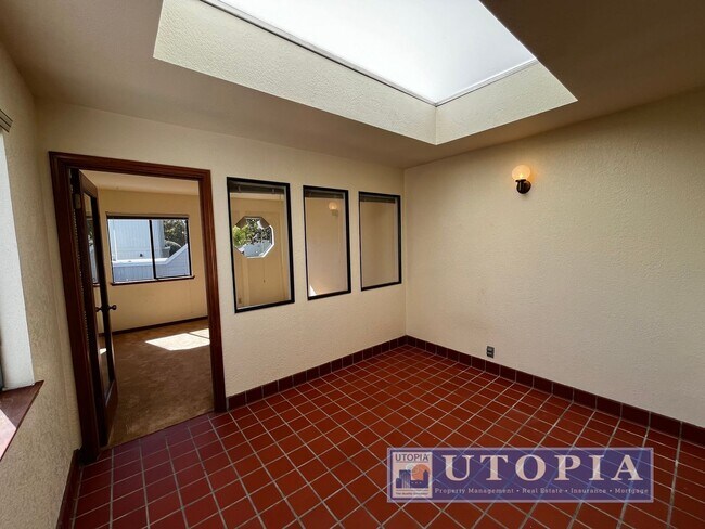 Building Photo - Charming Santa Cruz Townhouse: 3 Beds, 2.5 Baths with Private Patio, Spacious Layout, and Prime L...