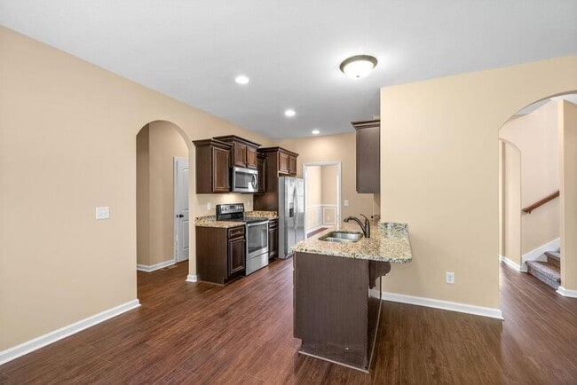 Building Photo - 1313 Allmon Dr
