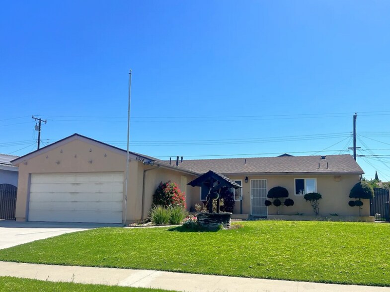 Primary Photo - 6524 Myra Ave