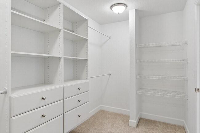 Building Photo - 5355 Canyon View Dr