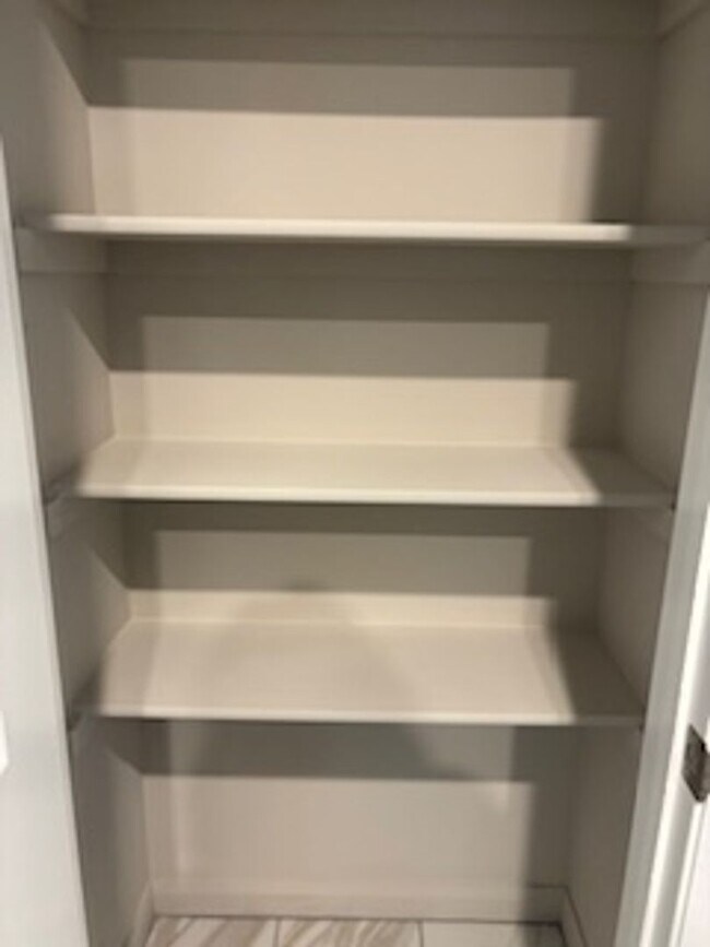 Building Photo - New Home! 1st month free!