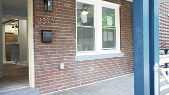 Building Photo - 3370 Parkview Ave