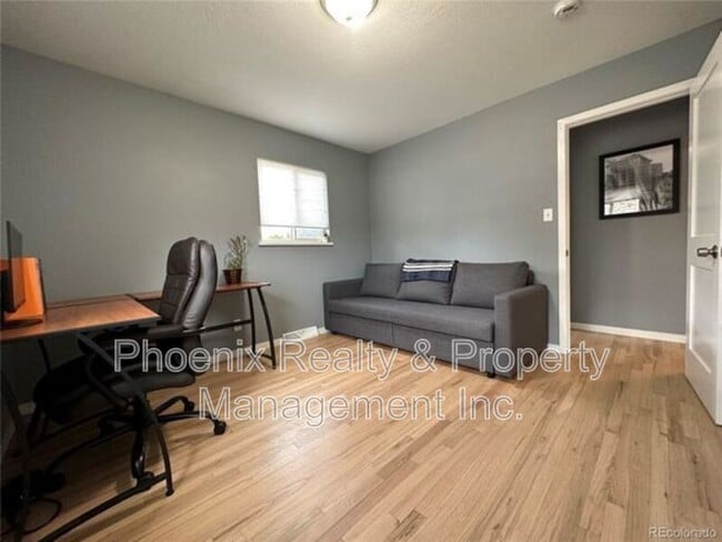 Building Photo - 4000 Darley Ave