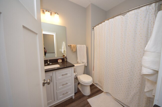 Building Photo - Fantastic luxury two-bedroom, two-bathroom...