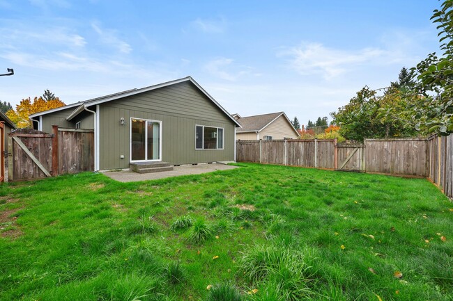 Building Photo - Move in ready! 3 bedroom rambler - Great l...