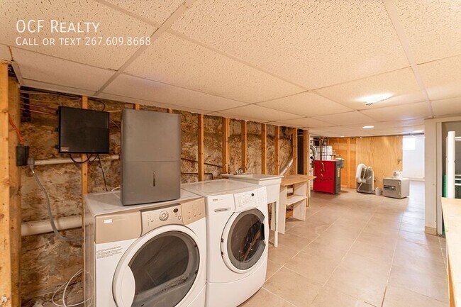 Building Photo - 1532 Christian St