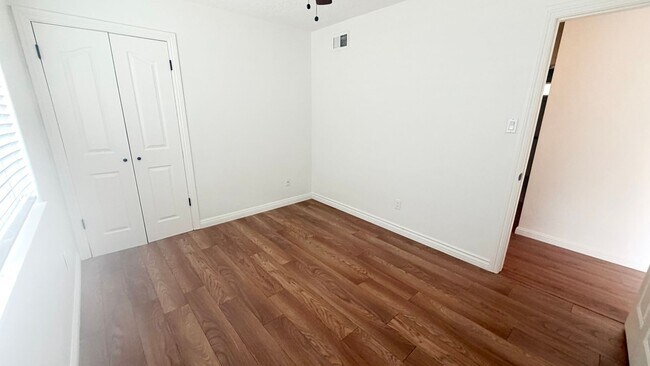 Building Photo - 22684 Minona Dr