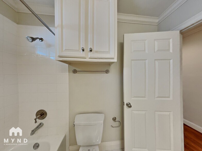 Building Photo - 6111 Ellsworth Ave