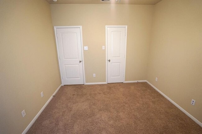 Building Photo - 1067 Cedar Lake Ct