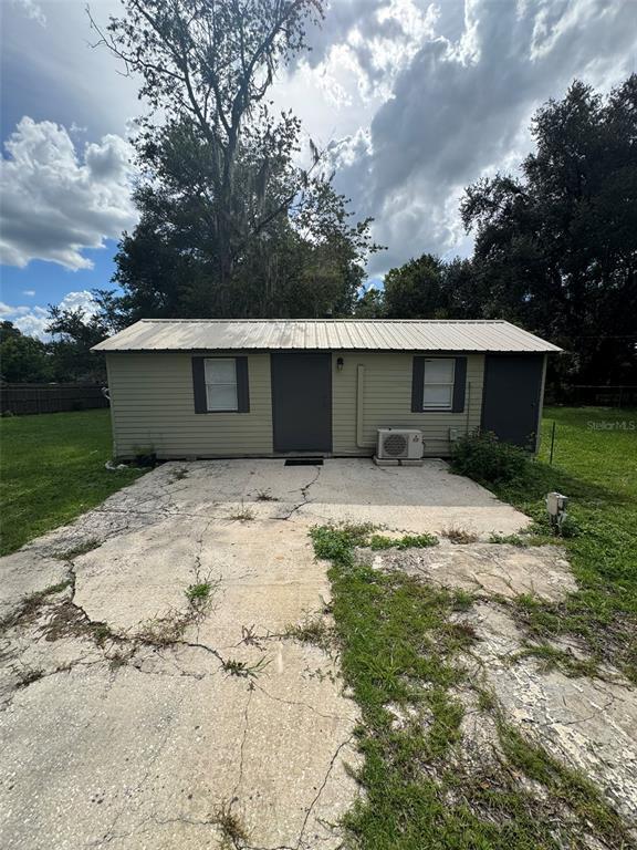 Building Photo - 2300 NE 49th St