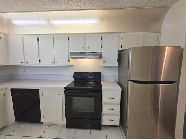 Building Photo - 14850 Naranja Lakes Blvd