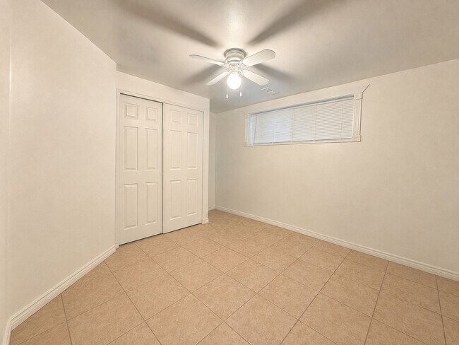 Building Photo - Spacious 3-Bed, 2-Bath Basement Unit in Murray