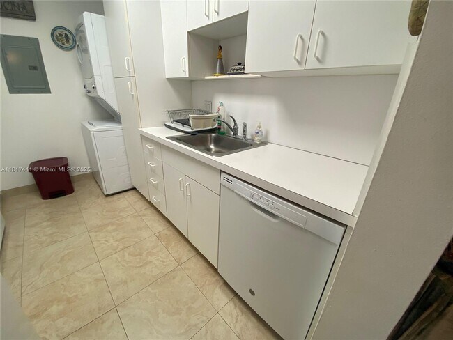 Building Photo - 7965 SW 86th St