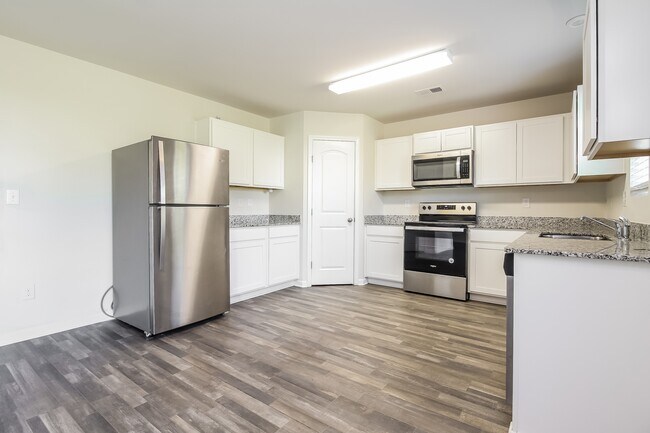 Building Photo - 950 Seay Rd